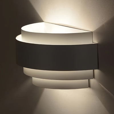 Moderne LED-Wandleuchte Halbmond – Weiß lackiert