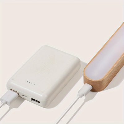 Moderne LED-Wandleuchte aus Holz mit Touch & USB-Akku